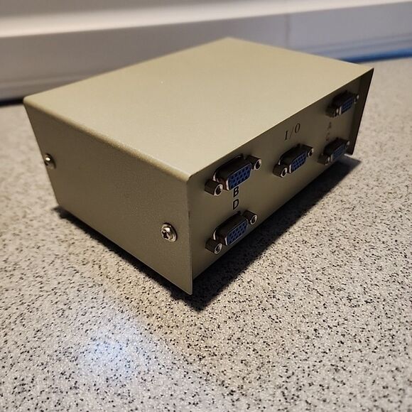 Data Switch - Four Way - Picture 4 of 6